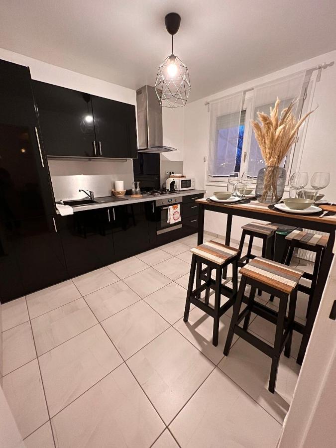 Grand Balcon Stationnement Appartement *